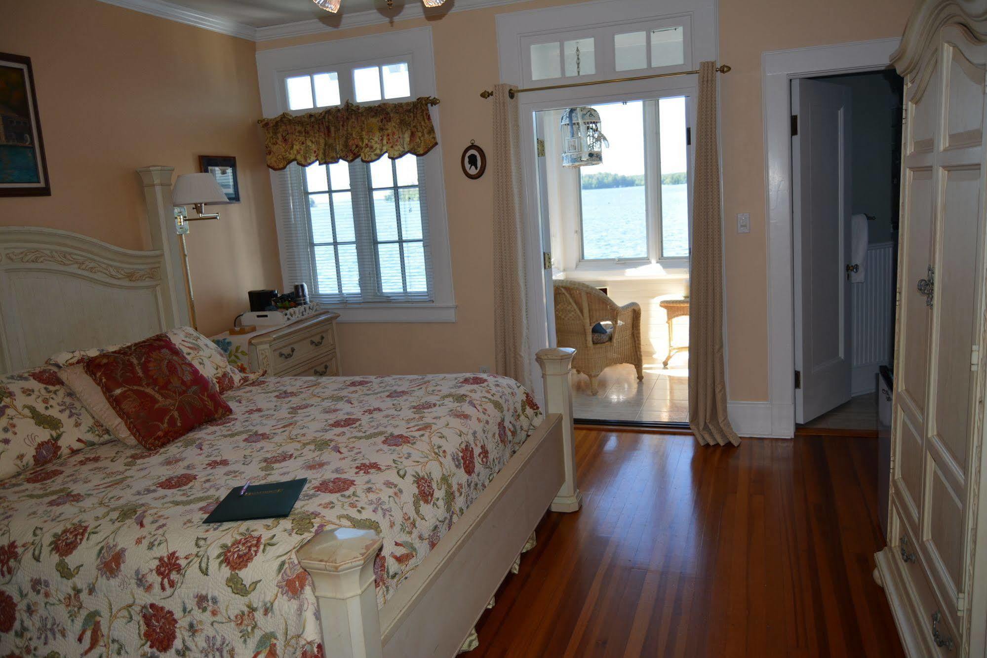Lake George Boathouse Waterfront Lodging Bolton Landing Eksteriør bilde