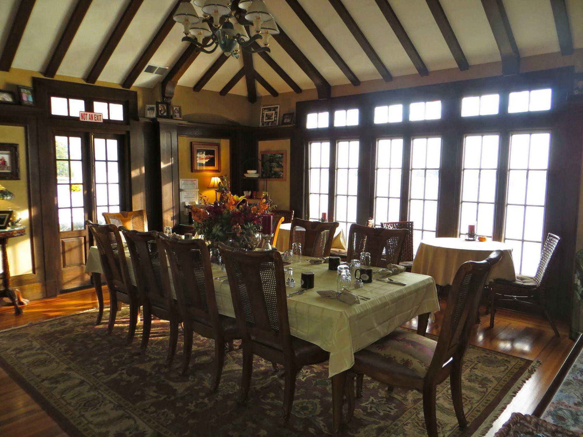 Lake George Boathouse Waterfront Lodging Bolton Landing Eksteriør bilde